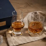 Verres whisky originaux : verre tulipe en cristal et tumbler gravé